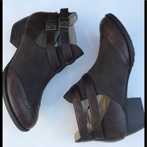 JBU BY JAMBU BRAVA ENCORE WOMEN’S BROWN BOOTIES